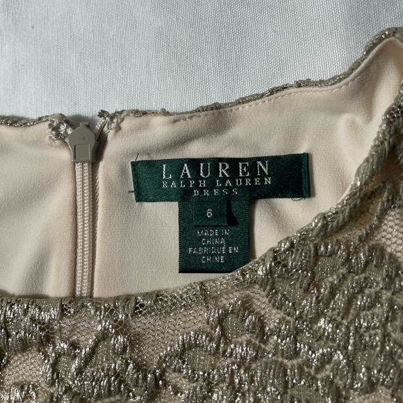 Lauren Ralph Lauren Scalloped Shimmering Metallic Lace long sleeve  Dress size 6 - Picture 8 of 9